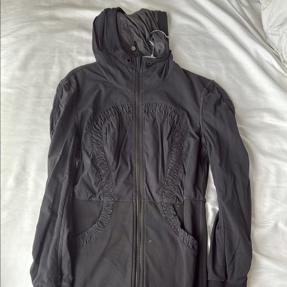 Lululemon Define Hooded Jacket
Nulu